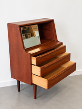 Vintage deens designs secretaire met spiegel van Olholm furniture, jaren '60