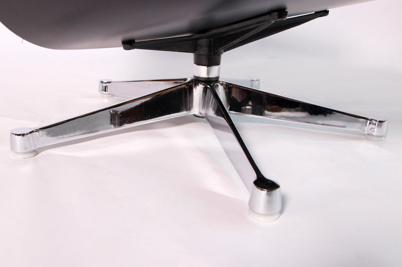 Lounge Chair Charles and Ray Eames